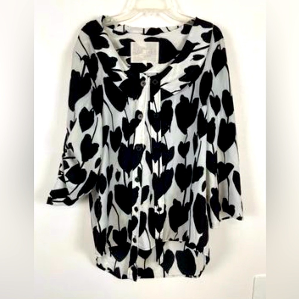 🎉2/$10 Rachel Roy Blouse